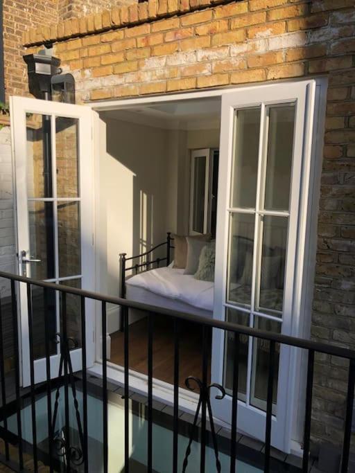 Stylish 3-Bedroom Flat In Kensington Londen Buitenkant foto