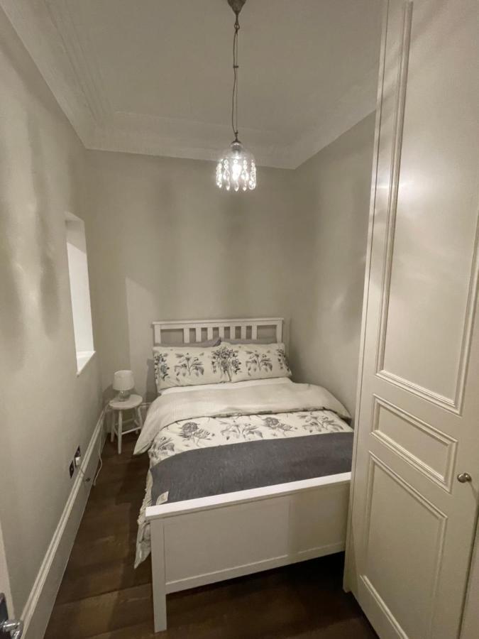 Stylish 3-Bedroom Flat In Kensington Londen Buitenkant foto